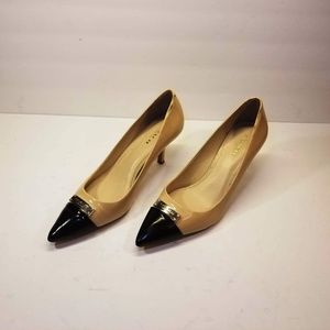 EUC. Coach Classic ZAN Tapioca/Black 7 1/2 B